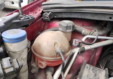 Citroen C4 II Hatchback 5d Facelifting 1.6 HDi 92KM 2015 Citroen C4 2015r, 1.6 HDI. Lekko uszkodzony lewy przod. Jezdzi. 1.6 92KM, zdjęcie 20