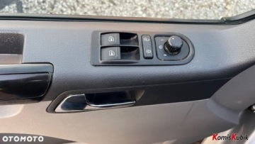 Volkswagen Caravelle T5 Caravelle Facelifting długi rozstaw osi 2.0 TDI 102KM 2010 Volkswagen Caravelle Pisemna gwarancja Volkswagen Caravelle 9 osob 2.0, zdjęcie 20