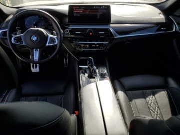 BMW Seria 5 G30-G31 2022 BMW Seria 5 540xi 2022 3.0 Benzyna 335KM, zdjęcie 8