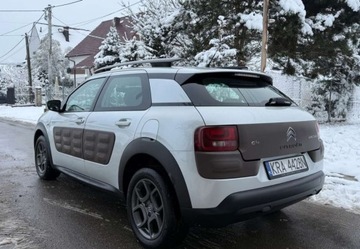 Citroen C4 Cactus Crossover 1.2 PureTech 82KM 2015 Citroen C4 Cactus Citroen C4 Cactus 1.2 PureTech Shine 1.2 Benzyna 82KM, zdjęcie 9
