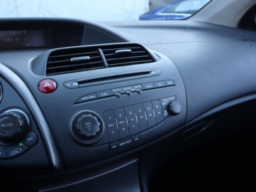 Honda Civic VIII Hatchback 3d 1.8 i-VTEC 140KM 2011 Honda Civic 1.8, Serwis ASO, Skóra, Klima, zdjęcie 11