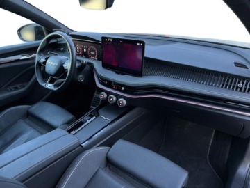 Skoda Superb IV Liftback 2.0 TDI 193KM 2025 Skoda Superb Sportline 2,0 TDI 142 kW 7-biegowa DSG 4x4 Canton Graphite DC, zdjęcie 14