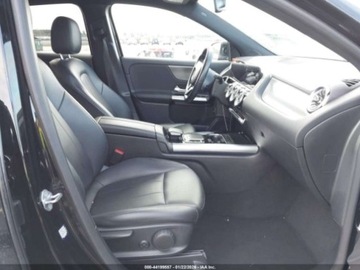 Mercedes GLA II 2022 Mercedes-Benz GLA 250 2022 2.0 Benzyna 221KM, zdjęcie 9