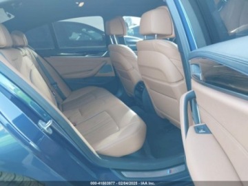 BMW Seria 5 G30-G31 2021 BMW M5 2021, 4.4L, 4x4, M550I 4.4 Benzyna 523KM, zdjęcie 9