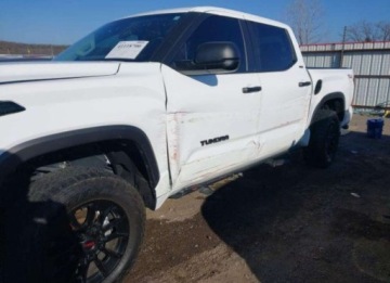 Toyota Tundra II 2023 Toyota Tundra 2023, 3.4L, 4x4, SR5, od ubezpieczalni 3.4 Benzyna 389KM, zdjęcie 4
