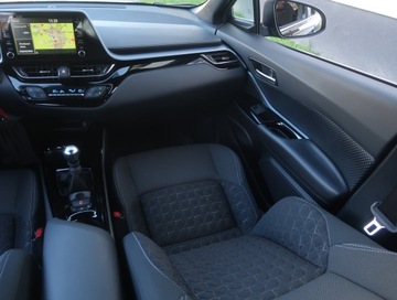 Toyota C-HR I Crossover 1.2L Turbo 116KM 2019 Toyota C-HR 1.2 Turbo, Salon Polska, zdjęcie 7