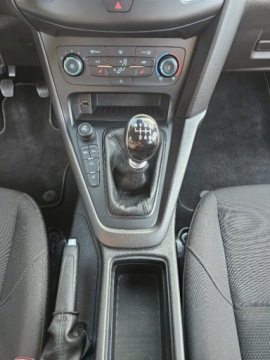 Ford Focus III Kombi Facelifting 1.5 TDCi 120KM 2017 Ford Focus navi grz. fotele grz. kierownica ALU 18 2x kola 1.5, zdjęcie 22