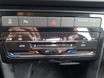 Volkswagen T-Cross SUV 1.0 TSI 110KM 2022 Volkswagen T-Cross Life 1.0 TSI 110 KM Benzyna 110KM, zdjęcie 23