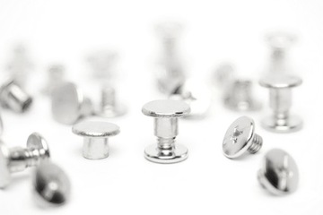 Nity skręcane śrubokrętem 20 kpl wysokość 10 mm.