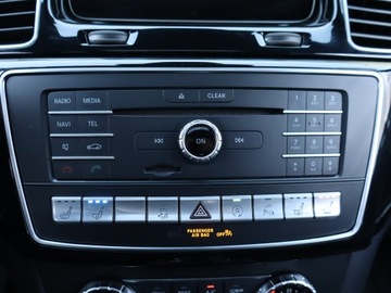 Mercedes GLS X166 Off-Tourer 4.7 500 455KM 2017 Mercedes GLS GLS 500 4MATIC, Salon Polska, zdjęcie 17
