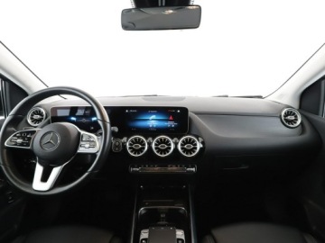 Mercedes Klasa B W247 Sports Tourer 1.3 B180  136KM 2019 Mercedes B 180 automat full LED półskóra navi, zdjęcie 14