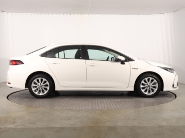 Toyota Corolla XII Sedan 1.8 Hybrid 122KM 2021 Toyota Corolla 1.8 Hybrid, Salon Polska, zdjęcie 5