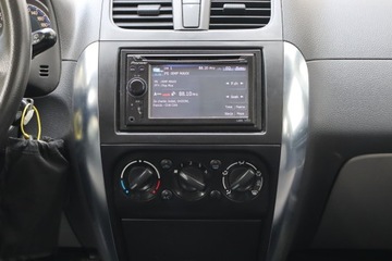 Suzuki SX4 I Hatchback Facelifting 1.6 DDiS 90KM 2010 Suzuki SX4 1.6 DDiS, Navi, Klima, Parktronic,ALU, zdjęcie 15