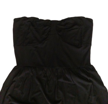 Čierne vrstvené mini šaty odhalené ramená M