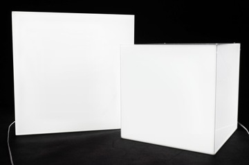 Sześcienny KASETON plexi podświetlany LED KWADRAT