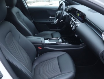 Mercedes Klasa A W177/V177 Sedan Plug-In Facelifting 1.3 250e 218KM 2023 Mercedes A A 250 e, Salon Polska, 1. Właściciel, zdjęcie 8