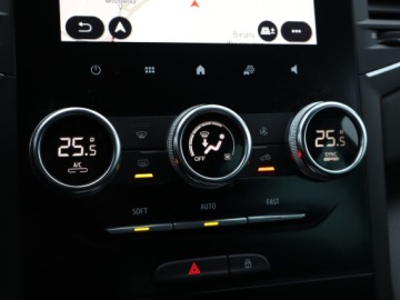 Renault Megane IV Grandtour Facelifting 1.3 TCe 140KM 2021 Renault Megane 1.3 TCe, Salon Polska, zdjęcie 17