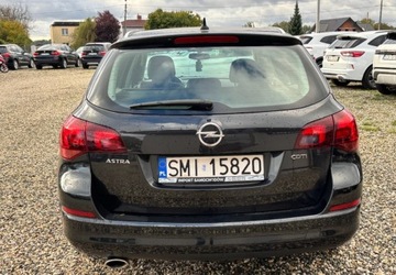 Opel Astra J Sports Tourer 2.0 CDTI ECOTEC 165KM 2012 Opel Astra 2012 r. 2.0 Diesel 165KM, zdjęcie 4