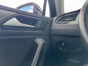 Volkswagen Tiguan II SUV Facelifting 1.5 TSI 150KM 2022 Volkswagen Tiguan pakiet zimowy, tempomat aktywny, lane assist, 1.5 Benzyna, zdjęcie 23