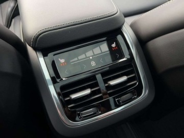 Volvo XC60 II 2022 Volvo XC 60 B5 D 235 KM AWD Kamera 360, Pneumatyka,Harman, Blis, Cta, ACC,, zdjęcie 18