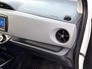 Toyota Yaris III Hatchback 5d Facelifting 2017 1.0 VVT-i 72KM 2020 TOYOTA YARIS 1.0 Life KRAJOWA BEZWYPADKOWA I WŁAŚCICIEL, zdjęcie 27