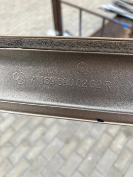 A W169 LIŠTA DVEŘE PRAVÝ PŘEDNÍ A1696900262 A1696900262R 1696900262