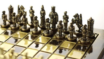 КРАСИВЫЕ ЛАТУННЫЕ МЕТАЛЛИЧЕСКИЕ ШАХМАТЫ В ПОДАРОК