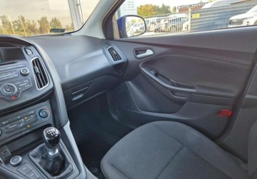 Ford Focus III Kombi Facelifting 1.5 TDCi 95KM 2017 Ford Focus Ford Focus 1.5 TDCiEcoBlue 95 KM M6 SalonPLSerwisASOFVMarza, zdjęcie 16