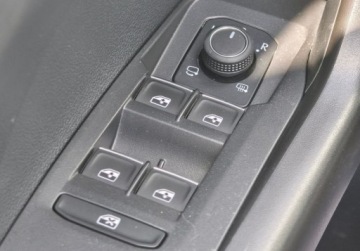 Volkswagen T-Cross SUV 1.0 TSI 110KM 2021 Volkswagen T-Cross Style Pakiety, Digital Cockpit, ACC, Kamera, Podgrzewa, zdjęcie 19