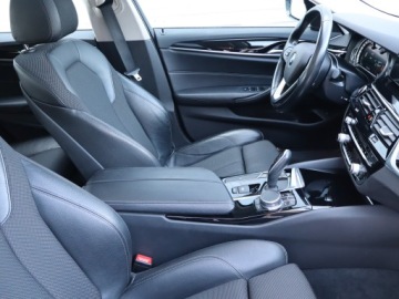 BMW Seria 5 G30-G31 Touring 520d 190KM 2018 BMW 5 520d, 187 KM, Automat, Skóra, Navi, Klima, zdjęcie 8