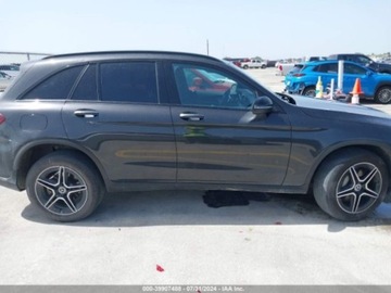 Mercedes GLC C254/X254 2022 Mercedes-Benz GLC 2022r, 4Matic, 2.0L 2.0 Benzyna 255KM, zdjęcie 3