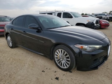 Alfa Romeo Giulia II Sedan 2.0 TBi 280KM 2018 Alfa Romeo Giulia Alfa Romeo Giulia Ti Sport AWD z 2018 roku od ubezpiecza, zdjęcie 2