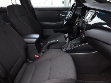 Kia Carens IV Minivan 1.7 VGT CRDI 136KM 2015 Kia Carens 1.7 CRDi, Salon Polska, Serwis ASO, zdjęcie 8