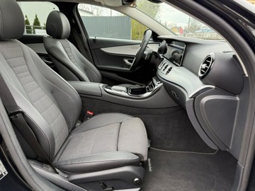 Mercedes Klasa E W213 Kombi Plug-in Facelifting 2.0 E300de 306KM 2022 Mercedes E 300 e Hybryda 50km na prądzie 2022, zdjęcie 25