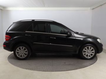Mercedes Klasa M W164 Off-roader Facelifting 3.0 V6 (350 CDI) 231KM 2010 Mercedes ML ML 350 CDI, 227 KM, 4X4, Automat, zdjęcie 5