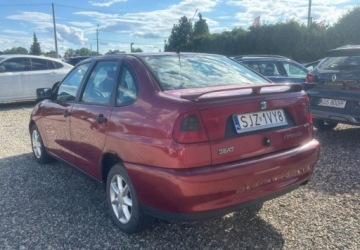 Seat Cordoba I Sedan 1.6 i 75KM 1998 Seat Cordoba 1998r 1.6 BenzynaLPG 75KM, zdjęcie 2