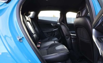 Volvo V40 II Cross Country 2.0 T3 DRIVE-E 152KM 2016 Volvo V40 Volvo V40 T3 RDesign 2.0 Benzyna 152KM, zdjęcie 26