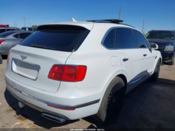 Bentley Bentayga 2018 Bentley Bentayga Signature 2018 6.0 Benzyna 600KM, zdjęcie 4