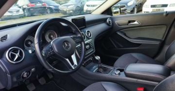 Mercedes Klasa A W176 Hatchback 5d 1.6 180 BlueEFFICIENCY 122KM 2014 Mercedes-Benz Klasa A Mercedes-Benz Klasa A 1.6 Benzyna 122KM, zdjęcie 15