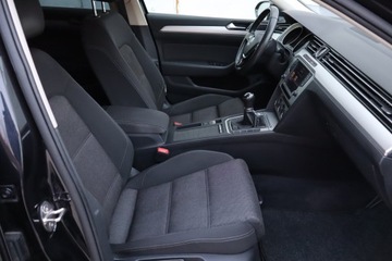 Volkswagen Passat B8 Variant 1.8 TSI BlueMotion Technology 180KM 2016 VW Passat 1.8 TSI, Salon Polska, Navi, Klima, zdjęcie 8