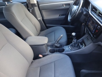 Toyota Corolla XI Sedan Facelifting 1,6 Valvematic 132KM 2017 Toyota Corolla 1.6 Valvematic, Salon Polska, zdjęcie 8