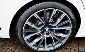 BMW Seria 7 G11-G12 Sedan Facelifting 4.4 750i 530KM 2020 BMW Seria 7 M-Pakiet X-Drive Maly przebieg, Bogata wersja wyposazenia,, zdjęcie 4