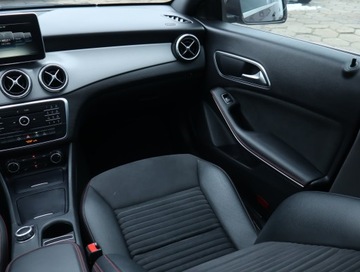 Mercedes CLA C117 Shooting Brake 1.6 180 122KM 2015 Mercedes CLA 180, Automat, Skóra, Navi, Xenon, zdjęcie 7
