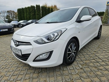 Hyundai i30 II Hatchback 3d 1.4 100KM 2014 Hyundai i30 1,4 benzyna 100KM FIFA World Cup Editi