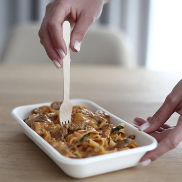 Элегантная одноразовая посуда на 16 человек.