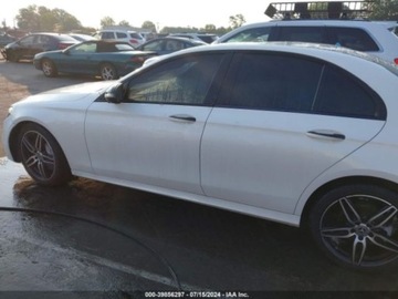 Mercedes Klasa E W213 2020 Mercedes-Benz Klasa E 2020 Mercedes-Benz E-Class E 350 4MATIC Sedan 2.0, zdjęcie 13