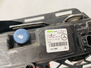 HALOGEN LED LEVÝ MERCEDES A2218200956