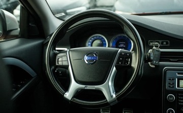 Volvo V70 III Kombi 2.5 T 231KM 2010 Volvo V70 2.5T 231KM Rdesign Summum Lift BiXenon PDC Skory manual nowe ham, zdjęcie 35
