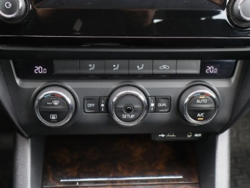 Skoda Octavia III Liftback 1.2 TSI 105KM 2014 Skoda Octavia 1.2 TSI, Salon Polska, Klima, zdjęcie 12