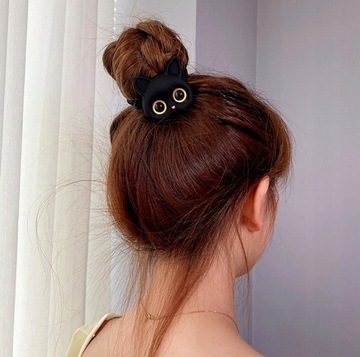 Эластичная резинка для волос с черным котом и котенком
